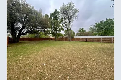 727 E Liberty, Mexia, TX 76667 - Photo 11