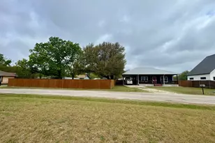 727 E Liberty, Mexia, TX 76667 - Photo 3