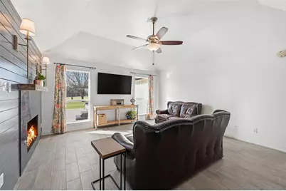 2240 Cottonwood Court, Midlothian, TX 76065 - Photo 11