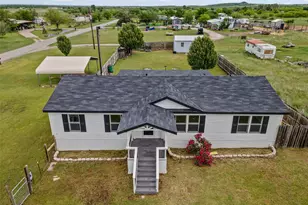 430 Indian Hills Rd, Bowie, TX 76230 - Photo 1