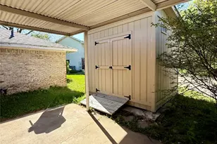 206 Matt Pl, Grand Prairie, TX 75051 - Photo 15