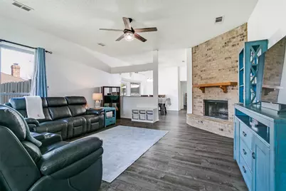 1409 Briarcrest Drive, Grapevine, TX 76051 - Photo 3