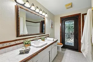 1323 Dublin St, Grapevine, TX 76051 - Photo 9