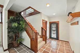 1323 Dublin St, Grapevine, TX 76051 - Photo 3