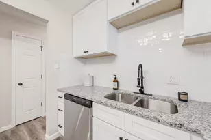 811 Denton Dr, Euless, TX 76039 - Photo 15