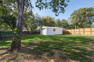 811 Denton Dr, Euless, TX 76039 - Photo 25