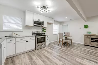 811 Denton Drive, Euless, TX 76039 - Photo 17