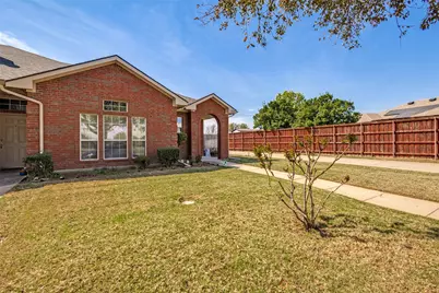 1302 Poinsettia Boulevard, Denton, TX 76208 - Photo 3