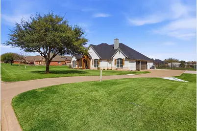 7021 Twin Hills Drive, Joshua, TX 76058 - Photo 3