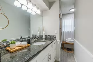 311 Hedgerow Ln, Lewisville, TX 75057 - Photo 9