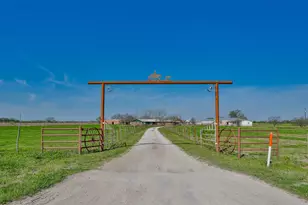 3511 S Interstate 35, Gainesville, TX 76240 - Photo 1