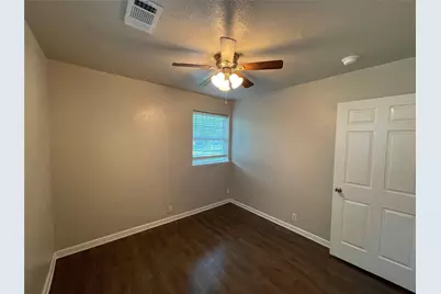 712 SW Sunnybrook Drive, Burleson, TX 76028 - Photo 13