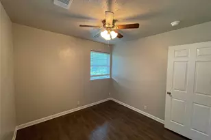 712 SW Sunnybrook Dr, Burleson, TX 76028 - Photo 13