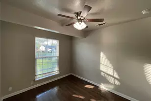 712 SW Sunnybrook Dr, Burleson, TX 76028 - Photo 15