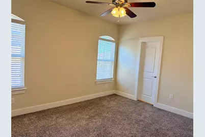 210 Belleville Drive, Lewisville, TX 75057 - Photo 15