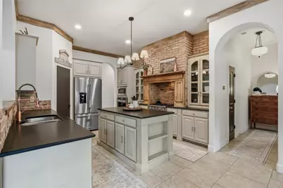 1833 Southpark Drive, Arlington, TX 76013 - Photo 11