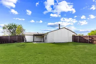 2137 Rose Hill Rd, Carrollton, TX 75007 - Photo 29