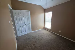 5600 Creekhollow Dr, Arlington, TX 76018 - Photo 15