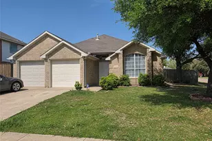 5600 Creekhollow Dr, Arlington, TX 76018 - Photo 1