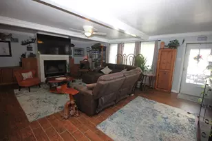 205 Mason Dr, Seven Points, TX 75143 - Photo 13