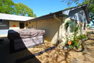 205 Mason Dr, Seven Points, TX 75143 - Photo 11