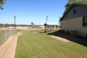 205 Mason Dr, Seven Points, TX 75143 - Photo 9