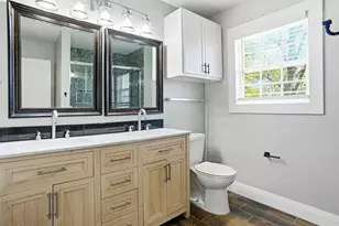 705 Vine St, Euless, TX 76040 - Photo 11