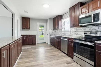 705 Vine Street, Euless, TX 76040 - Photo 7