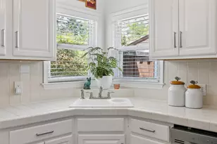 1114 Valencia St, Dallas, TX 75223 - Photo 13