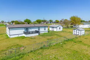 8800 Kelly Ln, Alvarado, TX 76009 - Photo 35