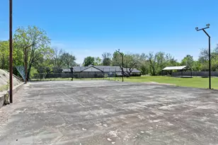 1049 W Moonlight Dr, Robinson, TX 76706 - Photo 35