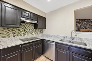 1503 N Fielder Rd, Arlington, TX 76012 - Photo 13