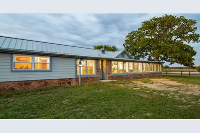 104 Long View Drive, Mineral Wells, TX 76067 - Photo 1