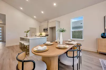 929 E Magnolia Avenue, Fort Worth, TX 76104 - Photo 9