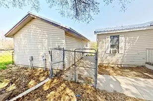 3314 Jay Bird Ln, Springtown, TX 76082 - Photo 9