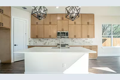 5702 Barkridge Drive, Granbury, TX 76048 - Photo 11