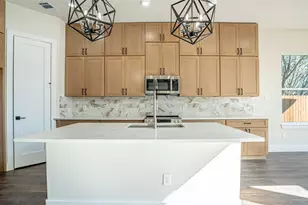 5702 Barkridge Dr, Granbury, TX 76048 - Photo 11