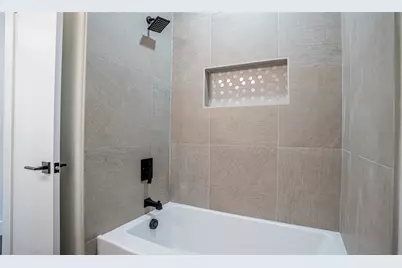 5702 Barkridge Drive, Granbury, TX 76048 - Photo 31