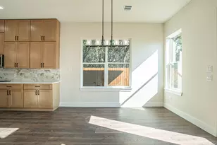 5702 Barkridge Dr, Granbury, TX 76048 - Photo 9