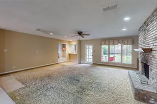 6851 Shorecrest Ct, Fort Worth, TX 76132 - Photo 9