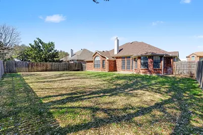 6804 Greenleaf Drive, North Richland Hills, TX 76182 - Photo 17