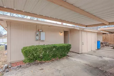 527 Crowley Road, Arlington, TX 76012 - Photo 17