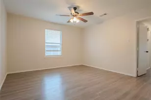 527 Crowley Rd, Arlington, TX 76012 - Photo 15