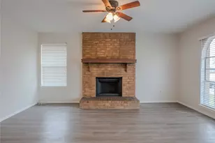 527 Crowley Rd, Arlington, TX 76012 - Photo 7