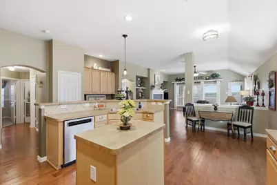 6940 Shoreway Drive, Grand Prairie, TX 75054 - Photo 9