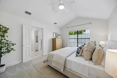 9262 Forest Hills Boulevard, Dallas, TX 75218 - Photo 15