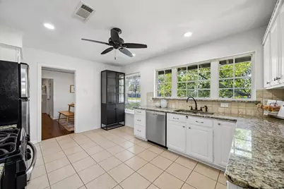 9262 Forest Hills Boulevard, Dallas, TX 75218 - Photo 9