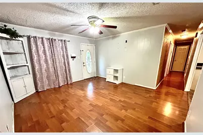 303 N Caesar Street, Ennis, TX 75119 - Photo 3