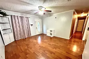 303 N Caesar St, Ennis, TX 75119 - Photo 3