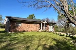 303 N Caesar St, Ennis, TX 75119 - Photo 3
